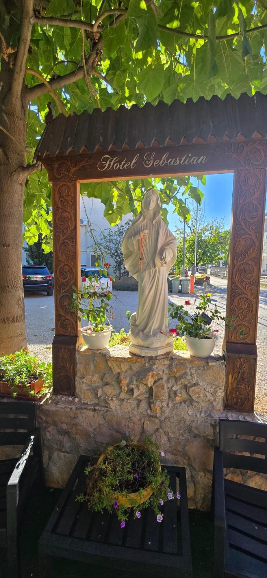 Hotel Sebastian Medugorje Bagian luar foto